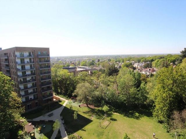 Studio for rent in Norbiton, Greater London