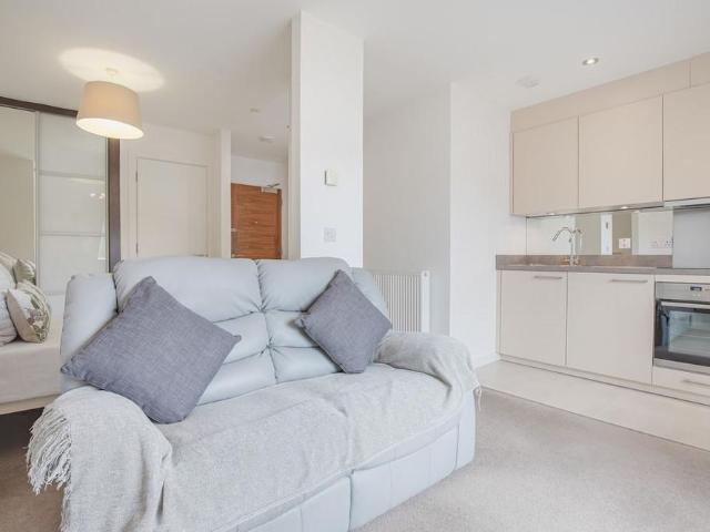 Studio for rent in City Centre, Ballindoch