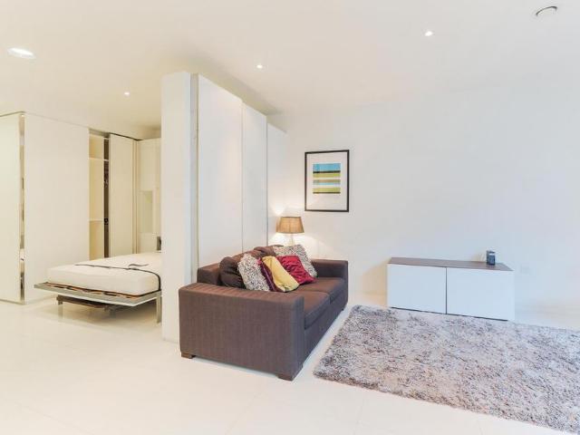Flat for rent in Isle Of Dogs, Greater London