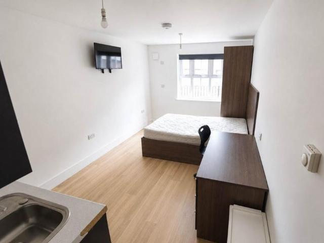 Studio for rent in Whitley, Reading