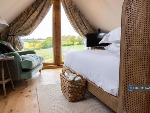 Studio for rent in Crowhurst, Rother