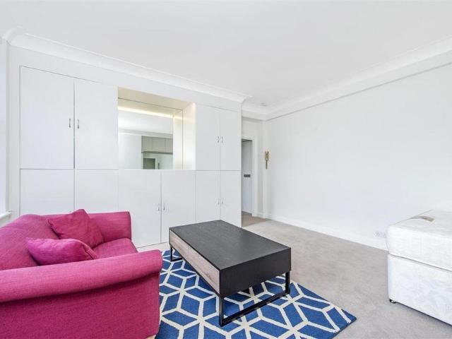 Studio for rent in Victoria, Greater London