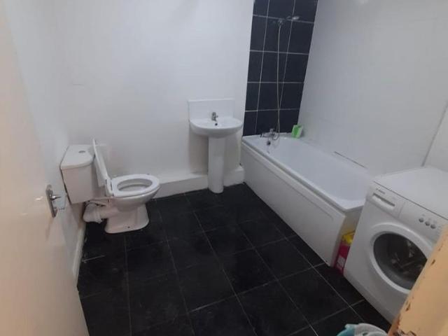 Studio for rent in Seven Kings, Greater London