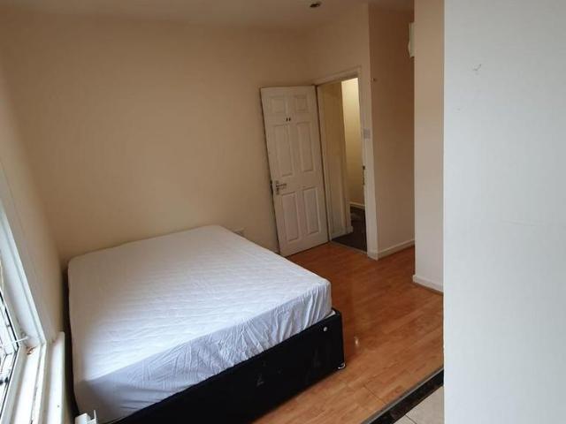Studio for rent in Spring Park, Luton