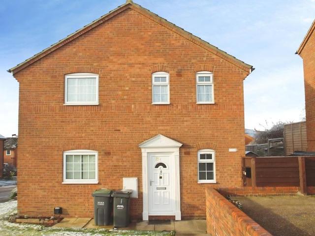 Flat for rent in Spring Park, Luton
