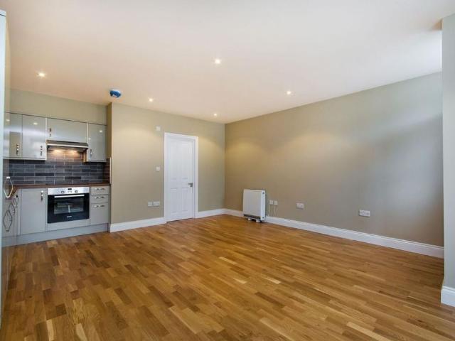 Studio for rent in London Borough of Croydon, Greater London