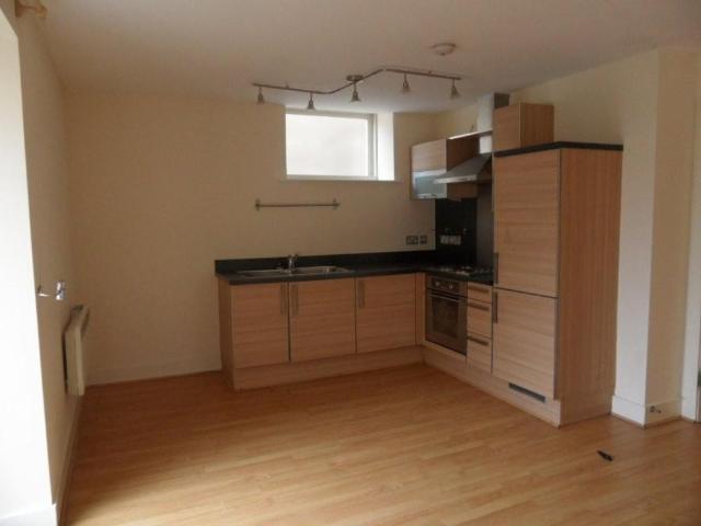 Studio for rent in Eightlands, Dewsbury