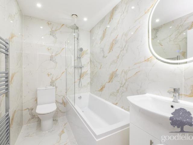 Flat for rent in Carshalton Beeches, Greater London