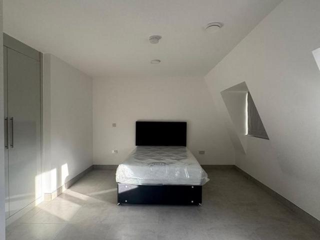 Studio for rent in London Borough of Ealing, Hanwell
