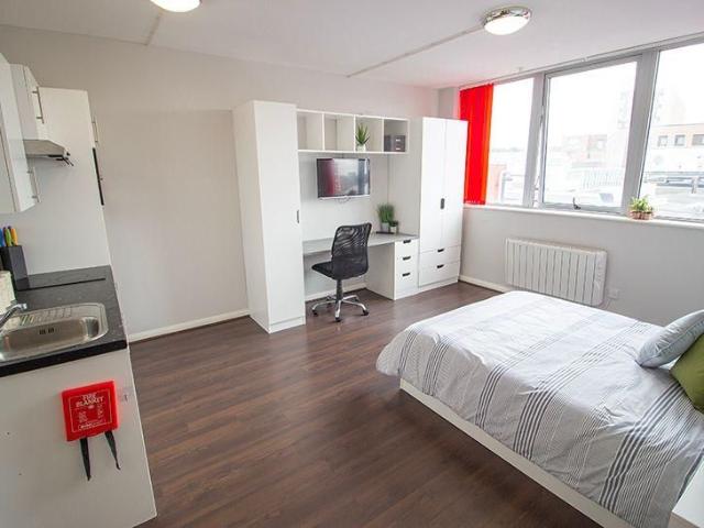 Studio for rent in St Ann's, Haddon