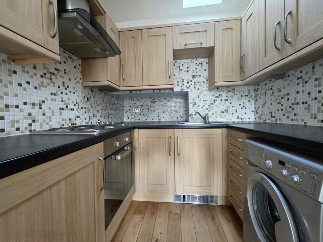 Studio for rent in Cleckheaton, West Yorkshire