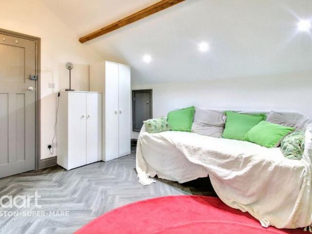 Studio for rent in Worle, Weston-super-mare