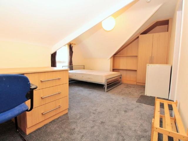 Studio for rent in Reading
