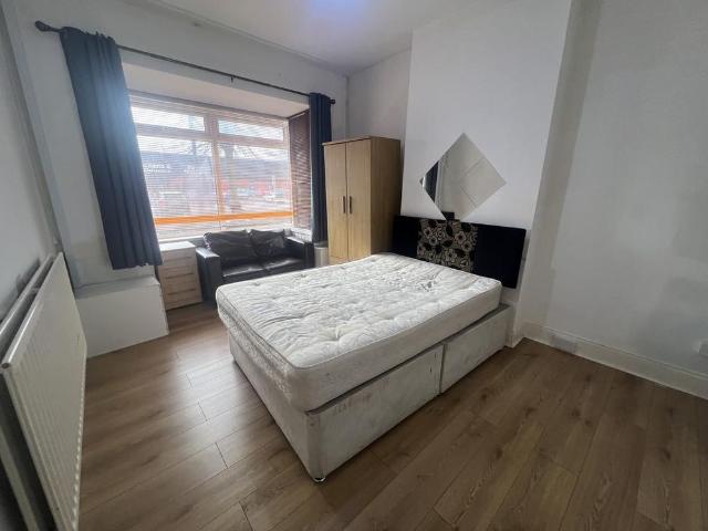 Studio for rent in Cotteridge, West Midlands