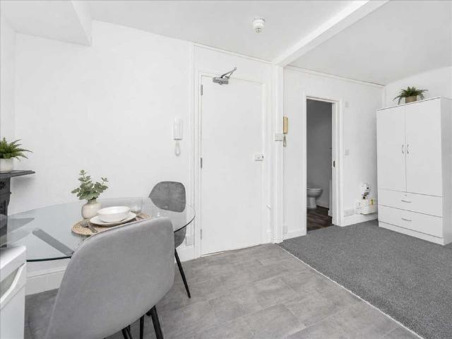 Studio for rent in Brunswick, Brighton & Hove