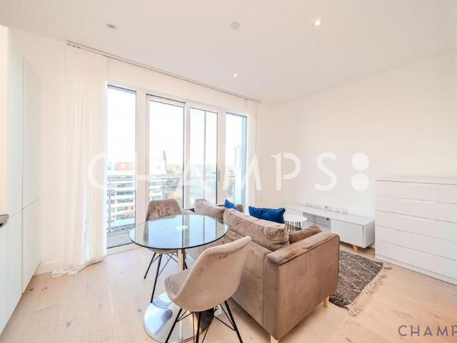 Studio for rent in Strand-on-the-Green, Greater London