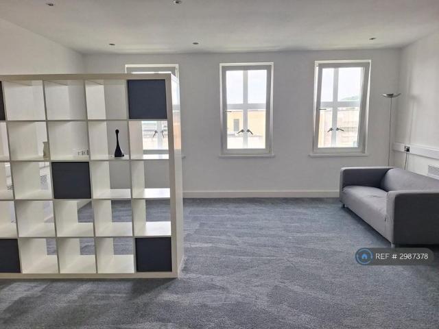 Studio for rent in Mount Pleasant, Nangreaves