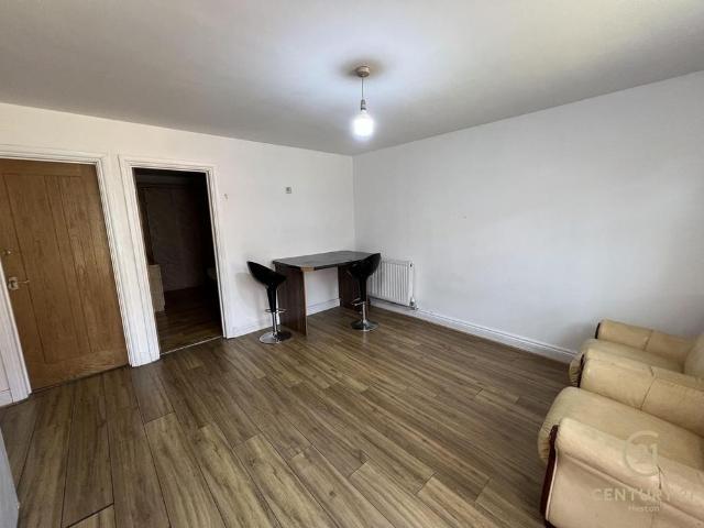 Studio for rent in London Borough of Hounslow, Heston