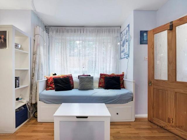 Studio for rent in North Kensington, Greater London