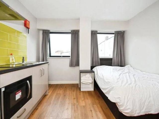 Studio for rent in City Centre, South Yorkshire