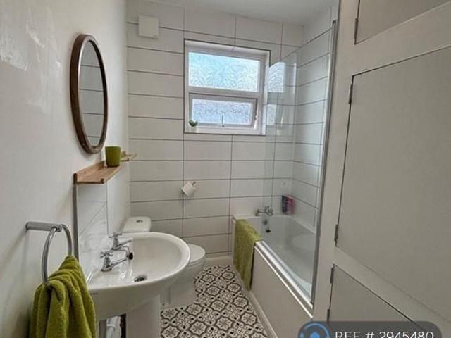 Studio for rent in Orrell Park, Calderstones