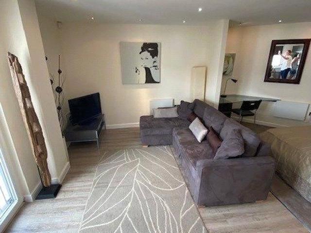 Studio for rent in Ladywood, West Midlands