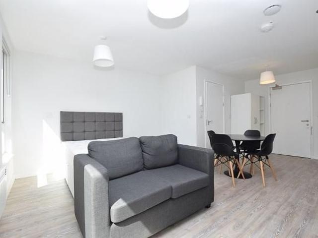 Studio for rent in City Centre, South Yorkshire