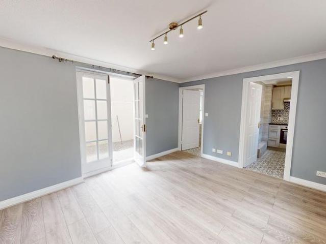 Studio for rent in Brunswick, Brighton & Hove