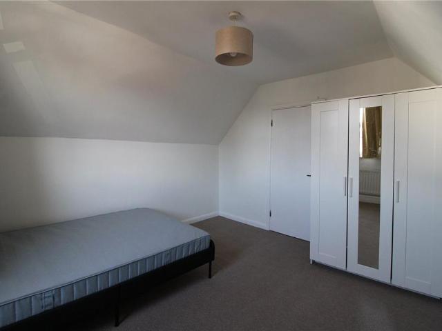 Flat for rent in London Borough of Croydon, Addiscombe
