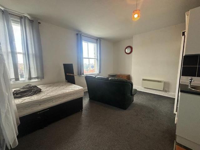 Studio for rent in South Cliff, Kepwick