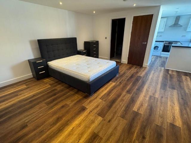 Studio for rent in Reading