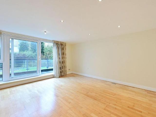 Studio for rent in London Borough of Wandsworth, Greater London