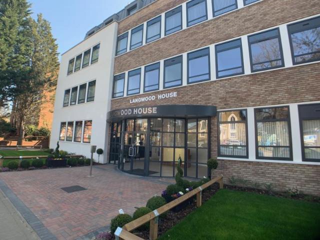 Flat for rent in Batchworth