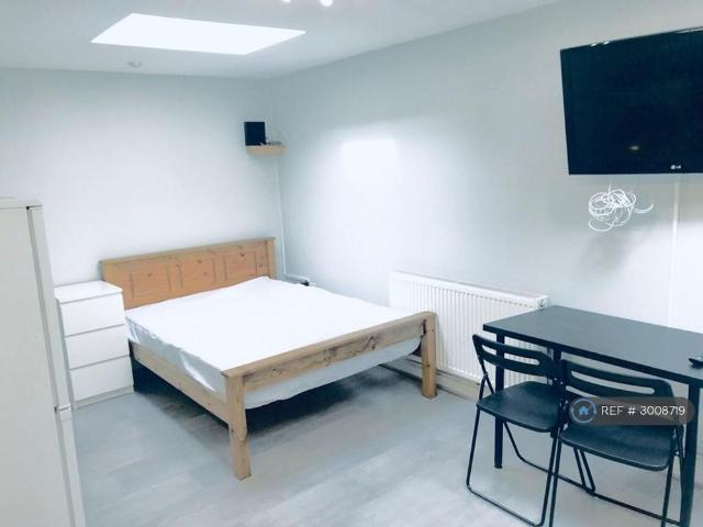 Studio for rent in The Polygon, City Of Southampton