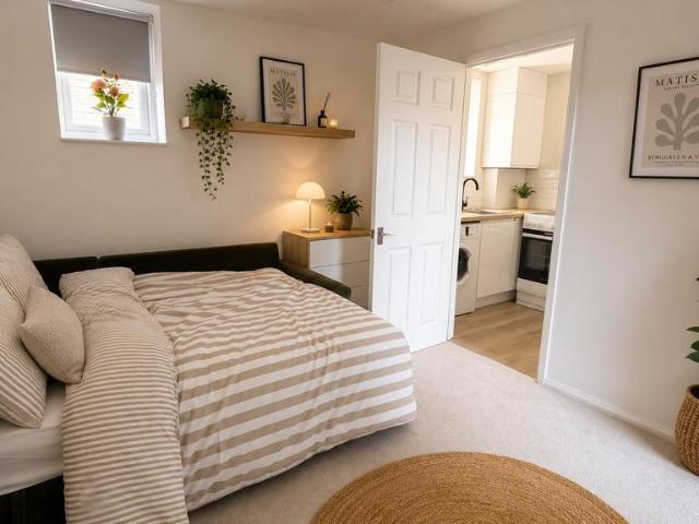 Flat for rent in St James, Sandown Park