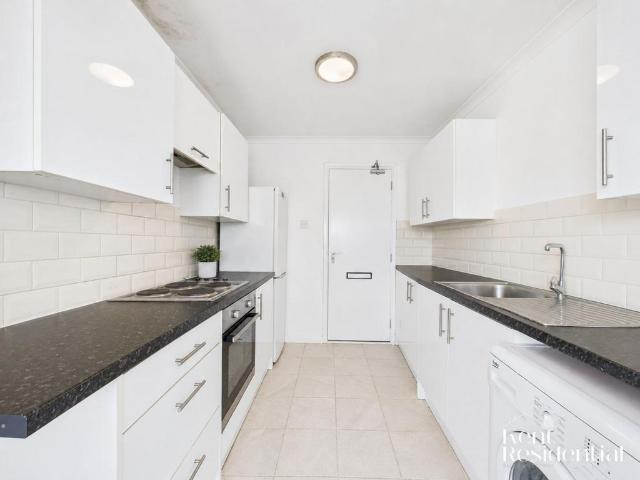 Flat for rent in Brompton, Gillingham