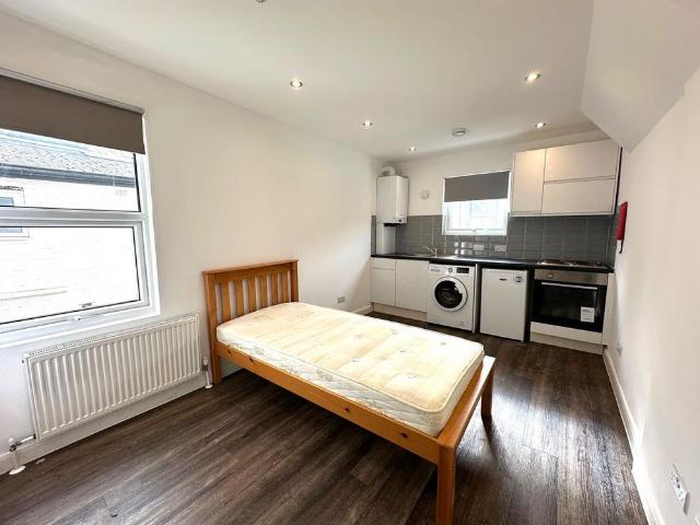 Studio for rent in Cat Hill, Isle Of Man