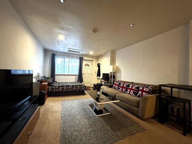 Studio for rent in Evershot, Oxfordshire
