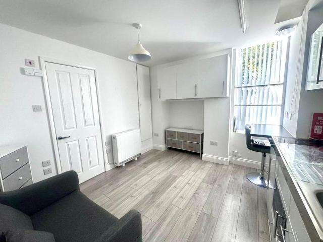 Studio for rent in Crofton, Greater London