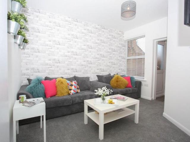 Studio for rent in Spring Park, Luton