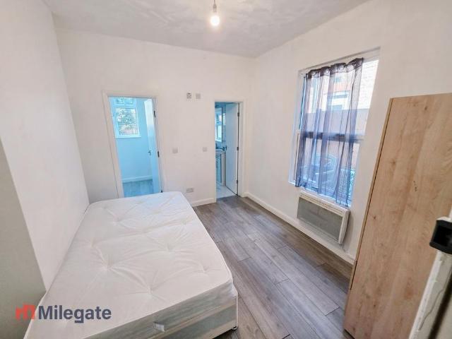 Studio for rent in Alton Barnes, Essex
