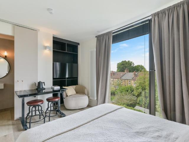 Flat for rent in Wealdstone, Greater London