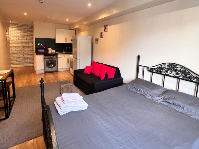 Flat for rent in South Hampstead, Greater London