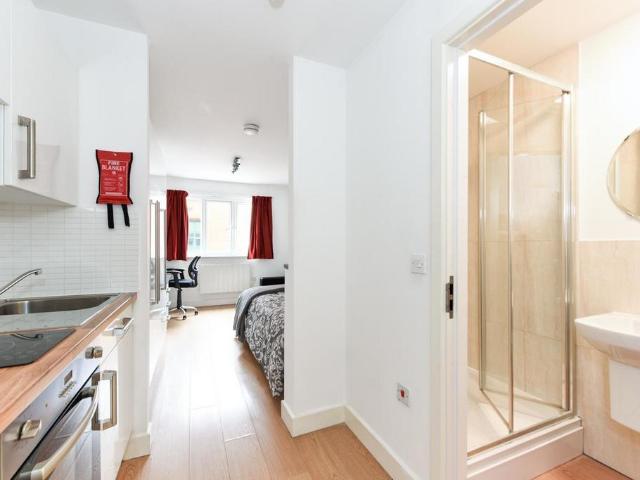 Flat for rent in Bede Island, Old Wharf