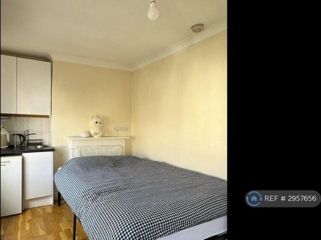 Studio for rent in London Borough of Lewisham, Greater London