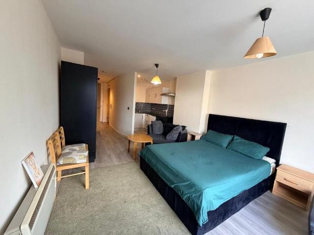 Studio for rent in Park Central, Birmingham