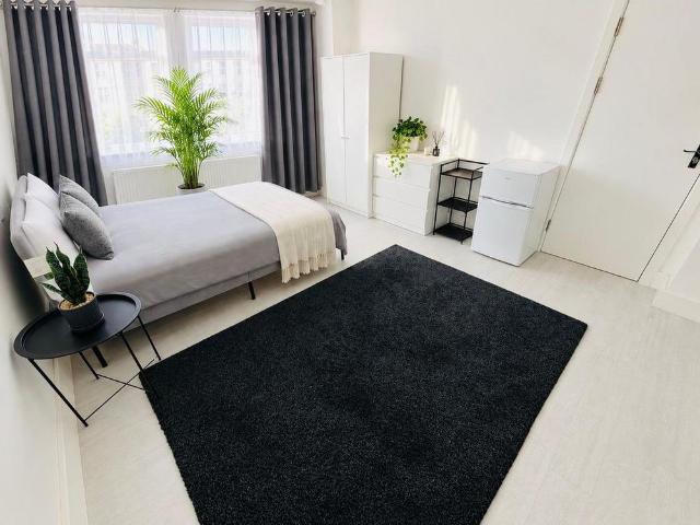 Studio for rent in London Borough of Hounslow, Greater London