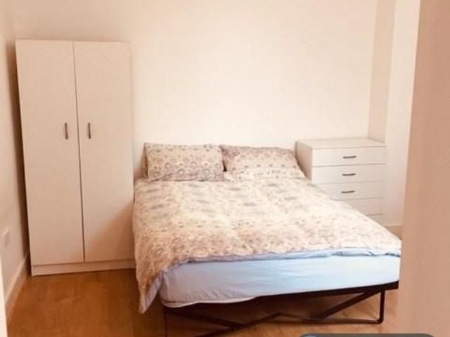 Studio for rent in Palmers Green, Isle Of Man