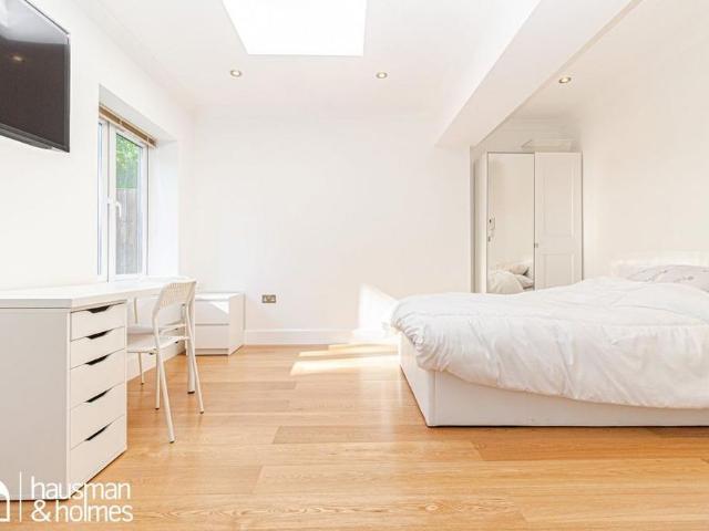 Studio for rent in Hendon Central, Greater London