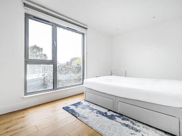 Studio for rent in Henley-on-Thames, Berrick Salome